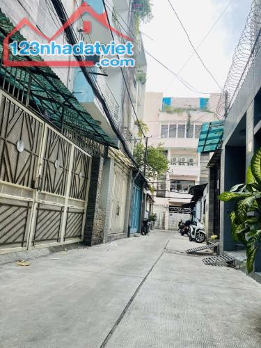 Bán nhà cấp 4 quận 10, 146 m2, 6x23m, hẻm xe hơi, 19.9 tỷ