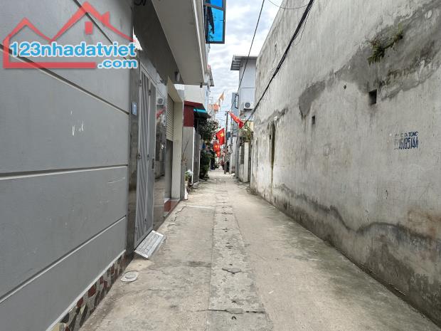 Bán nhà 3 tầng đẹp 96m2 sẵn ở tại Ấp Sáp Mai,Võng La,Đông Anh,Hà Nội