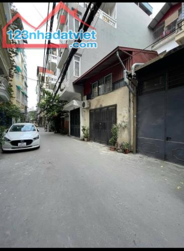 Cần bán nhà Thái Hà mặt ngõ ô tô chánh kinh doanh.