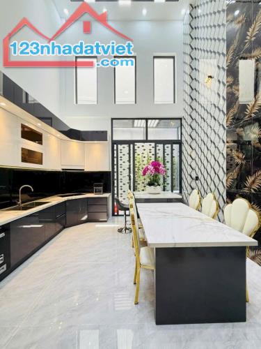 Mặt tiền đường số 9 P.9 GV - 8 tầng 96m2 - Full nội thất , thang máy - 1