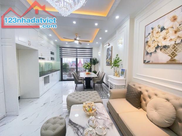 Bán nhà Cầu Đơ 5 tầng, thang máy, 45m², giá 9.x tỷ (x mầm non) - 1