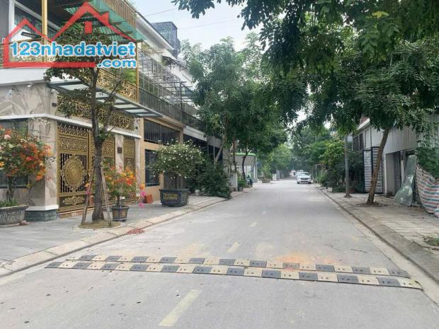 HỒ TÙNG MẬU CẠNH VINHOMES 60M2, PHÂN LÔ, VỈA HÈ, THANG_MÁY KINH DOANH, HƠN 19 TỶ.