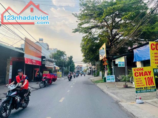 Bán nhà Mặt Tiền Lý Văn Sâm, P. Tam Hiệp, cho thuê 15tr, chỉ 7,8 tỷ - 2
