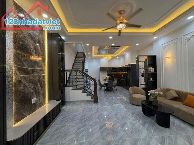 🏡 NHÀ 3 TẦNG Ở THỦ DẦU MỘT - MỚI HOÀN THIỆN – SỔ HỒNG TRAO TAY – GIÁ CHỈ 3 TỶ! - 2