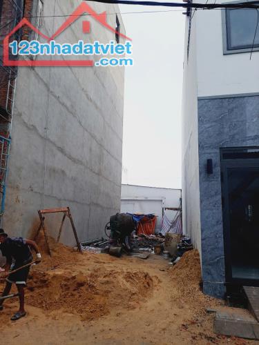 Bán đất Lê Văn Quới gần 4 xã giápTân Phú hẻm 8m thông 116m2 khu vực xây 5 Tầng 4tỷ 6