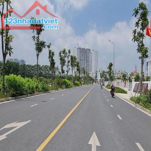 23 tỷ có tòa văn phòng 81m2, 5 tầng mặt phố 22m tại Trâu Quỳ, Gia Lâm, Hà Nội. Lh