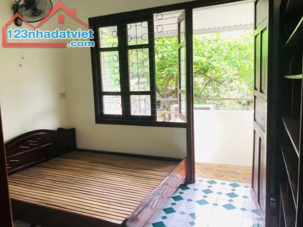 Cho thuê căn tập thể tầng 4 Nguyễn Công Trứ Hai Bà Trưng 80m x 2 tầng, giá 8.5tr/tháng - 2