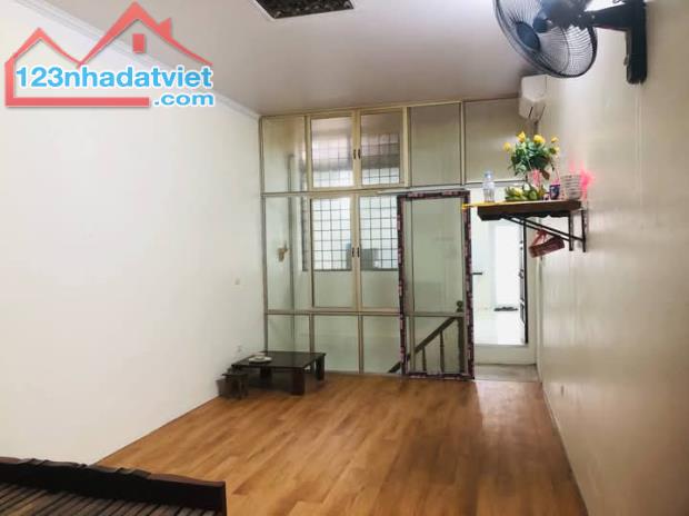 Cho thuê căn tập thể tầng 4 Nguyễn Công Trứ Hai Bà Trưng 80m x 2 tầng, giá 8.5tr/tháng - 3