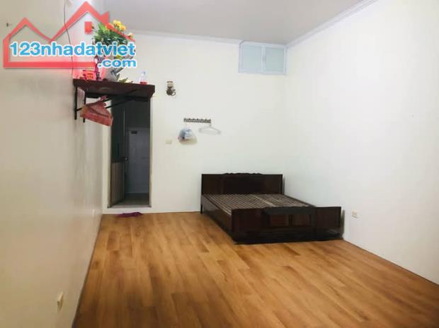Cho thuê căn tập thể tầng 4 Nguyễn Công Trứ Hai Bà Trưng 80m x 2 tầng, giá 8.5tr/tháng - 4