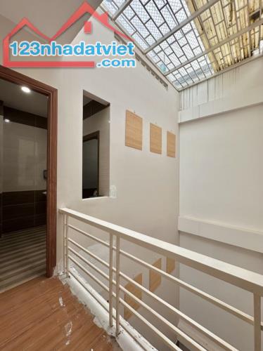 **Bán nhà mặt tiền Lê Lai** p12 quận Tân Bình; (5*35) 4 tầng - 15 tỷ - 2