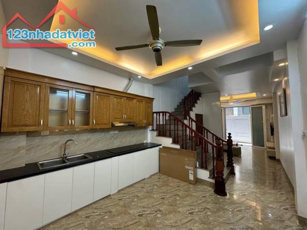 BÁN NHÀ NGỌC THỤY 43M2 4T GẦN PHỐ, TIỆN ÍCH BẠT NGÀN, Ở SƯỚNG NHỈNH 7 TỶ - 2