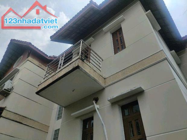 🆘 SIÊU PHẨM ĐẦU TƯ - GIẢM 25 TỶ
1.481M2 FULL THỔ CƯ - TẶNG BIỆT THỰ + 4 NHÀ CHO THUÊ - - 3