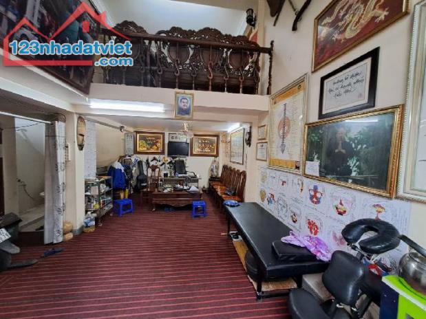 NHÀ ĐẸP DÂN XÂY CHẮC CHẮN - MẶT TIỀN RỘNG - CÁCH 20M RA PHỐ NGỌC THỤY Ô TÔ TRÁNH - CÁCH MI