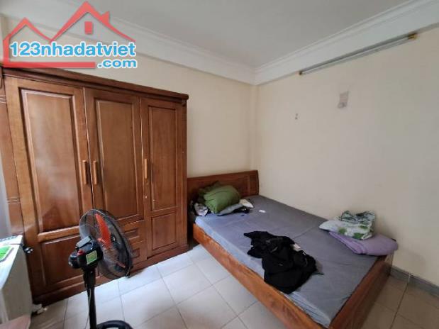 NHÀ ĐẸP DÂN XÂY CHẮC CHẮN - MẶT TIỀN RỘNG - CÁCH 20M RA PHỐ NGỌC THỤY Ô TÔ TRÁNH - CÁCH MI - 3
