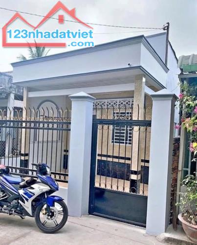 Vỡ nợ bán gấp nhà 112m2 Giá 590tr SHR Xã Trung Lập Hạ Củ Chi. Sổ Hồng Riêng