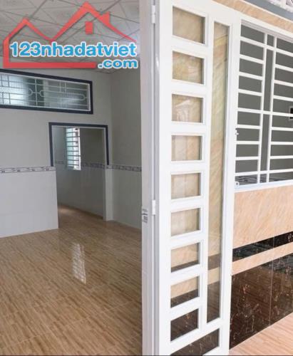 Vỡ nợ bán gấp nhà 112m2 Giá 590tr SHR Xã Trung Lập Hạ Củ Chi. Sổ Hồng Riêng - 1