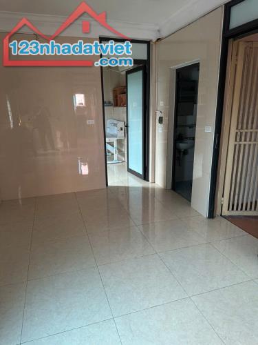 Bán nhà tập thể 90m đẹp như mặt phố tại 487 Nguyễn Trãi ô tô đỗ cửa, Thanh Xuân - 3