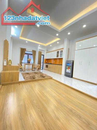 NHÀ ĐẸP LÔ GÓC – PHỐ MỄ TRÌ THƯỢNG – 45M2 x 6 TẦNG – CÓ THANG MÁY – GIÁ CHỈ 11 TỶ - 5