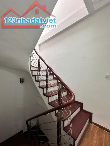 BÁN NHÀ MẶT PHỐ HUỲNH THÚC KHÁNG - TRUNG TÂM PHỐ CỔ HÀ ĐÔNG Diện tích: 35m² x 4 tầng - 2