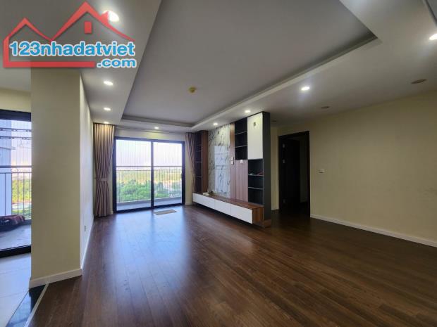 (Tin thật 100%) CH 82m2 x 2PN tại Green Park Trần Thủ Độ - Ban công hướng Đông - Nội thất