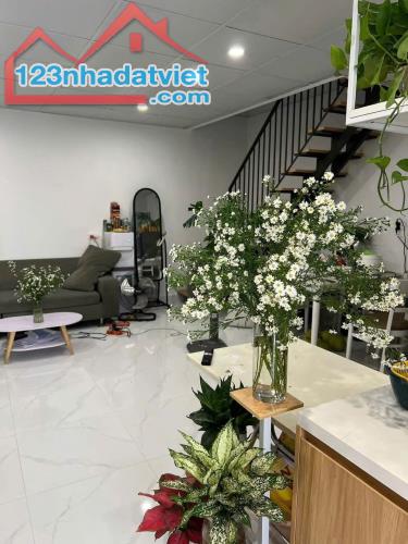 CỰC HIẾM NHÀ PHỐ LÊ LỢI - QUANG TRUNG -  HÀ ĐÔNG Diện tích: 35m²  Nhà 2 tầng  2 phòng ngủ - 2