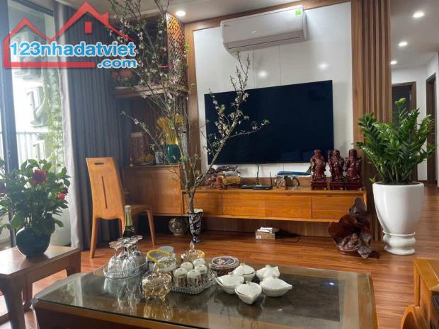 - Bán căn hộ chung cư Bộ quốc phòng, Trần Hòa, Đại Kim, 134m2, 7.2 tỷ