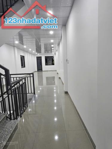 Cho Thuê Nhà 1 Trệt 2lầu Mới 100%, 88m2 (Dtsd=352m2)- Mặt Tiền Nguyễn Văn Cừ - 4