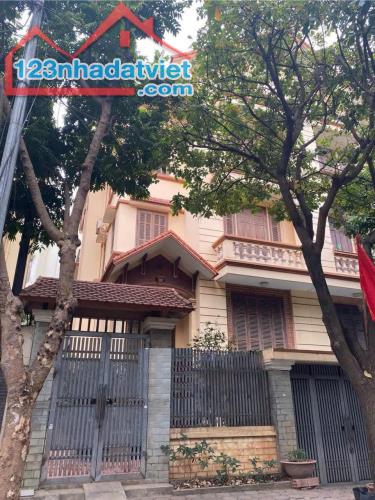 Bán 5 căn biệt thự liền kề Trung Văn, 70- 105-217m2, sổ đỏ chính chủ, giá tốt