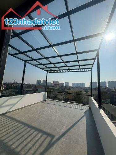 NHÀ MỚI TINH - THANG MÁY - GARA OTO - MẶT ĐƯỜNG 4.5m - KHU VIP NGỌC THUỴ - FULL NỘI THẤT N - 1