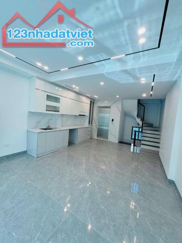 NHÀ MỚI TINH - THANG MÁY - GARA OTO - MẶT ĐƯỜNG 4.5m - KHU VIP NGỌC THUỴ - FULL NỘI THẤT N - 3
