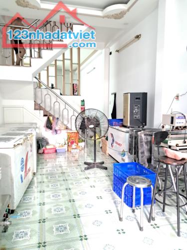 Nhà NGON hẻm rộng Cách Mạng Tháng Tám Q.3 58m2 chỉ 7.2 tỷ gần mặt tiền khu dân trí