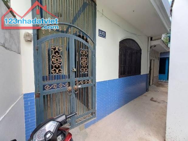 Nhà vuông vắn an ninh cao, thích hợp gia đình trẻ đầu tư giữ tiền trong tương lai gần