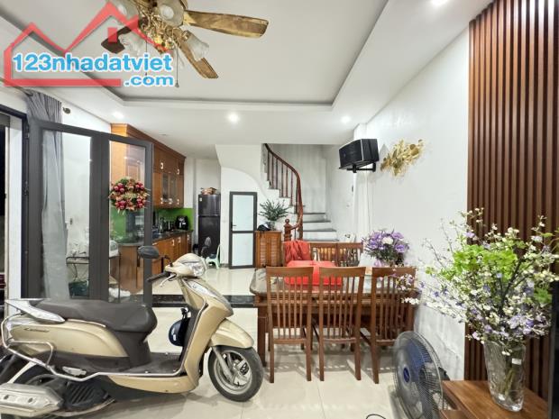 Bán nhà Hà Nội , Quận Long Biên , phường Phúc Lợi , Khoảng tài chính 5 tỷ hơn - 2