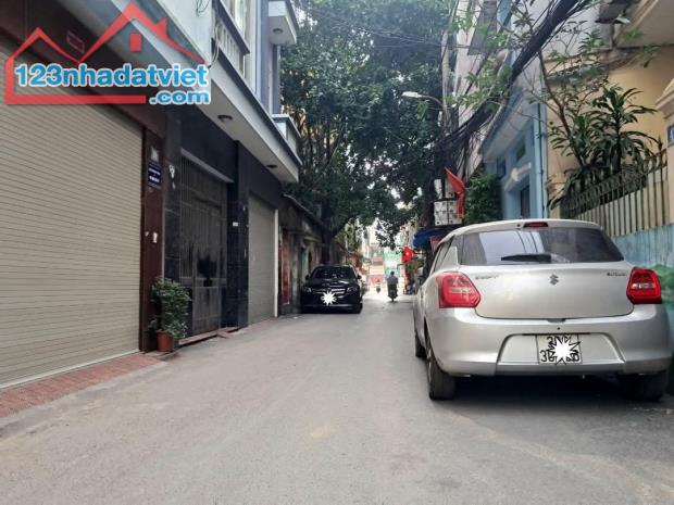 Bán nhà phân lô ô tô Khuất Duy Tiến 60m2, 5 tầng, 2 thoáng, gara ô tô, kd, chỉ 18 tỷ.