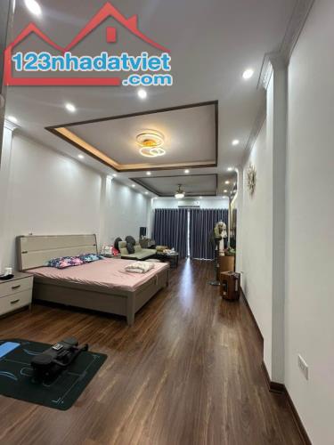 Phân Lô Mai Động- 70m2- Hơn chục tỏi- Nhà mới- 7 tầng Thang máy- Gara 7 chỗ- Full nội thất - 2