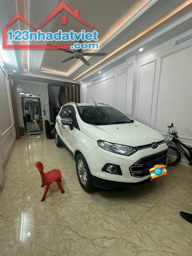 Bán nhà phố Nguyễn Ngọc Nại, 40m, thang máy, cách mặt phố 30m, 6 tầng, giá 16 tỷ