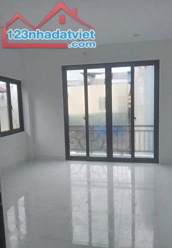 QUỲNH ĐÔ - THANH TRÌ - 5 TẦNG - chỉ 4.x bé tí t.ỷ