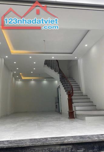 QUỲNH ĐÔ - THANH TRÌ - 5 TẦNG - chỉ 4.x bé tí t.ỷ - 2