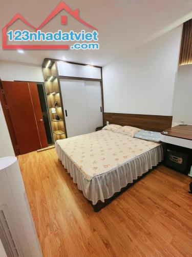 Bán căn hộ Chung Cư CT36B, View Hồ. 2 Ngủ mới đẹp, DT68m2. Giá 4.5 Tỷ - 4