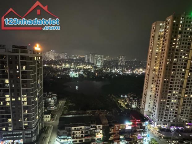 Bán căn hộ Chung Cư CT36B, View Hồ. 2 Ngủ mới đẹp, DT68m2. Giá 4.5 Tỷ - 5