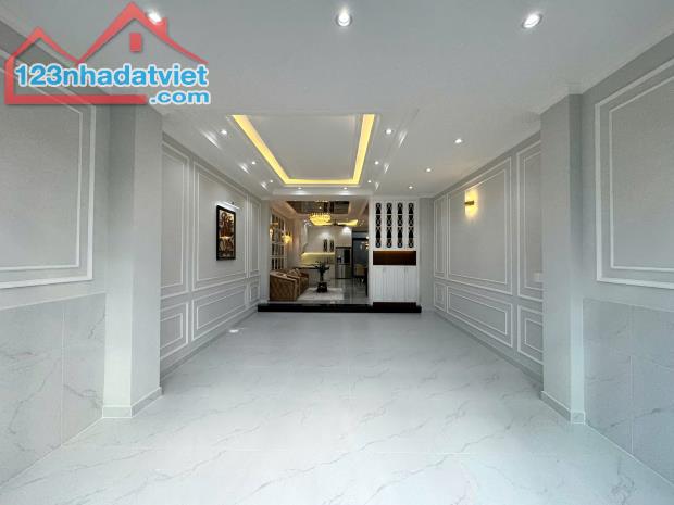 Biệt Thự Hoàng Quốc Việt, Quận 7 90,5m² - Nhà mới, nội thất cao cấp - 17,45 tỷ - 2
