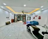 Duy nhất 1 nhà đường Láng Đống Đa lô góc ngõ ba gác thoáng sáng 5T 40m MT 4.5m đủ nội thất