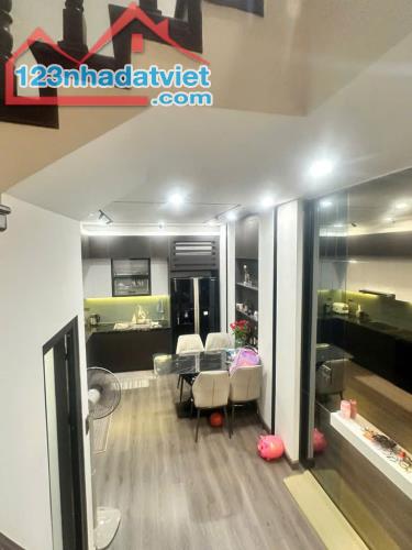 PHÂN LÔ CÁN BỘ - Ô TÔ-NỘI THẤT SỊN SÒ TẠI XA LA -HÀ ĐÔNG 12 TỶ