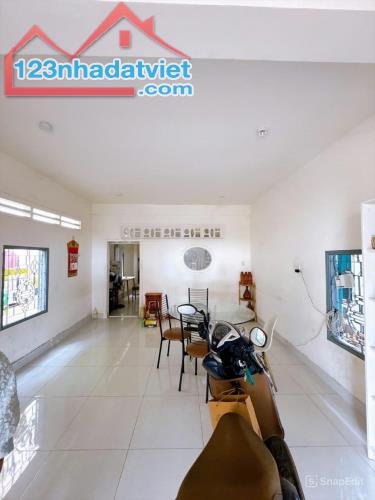 Bán nhà 1T 1L và 1mb mặt tiền đường 5 Phan Trung, trung tâm Biên Hoà. 8x18m. Giá 20,5 tỷ