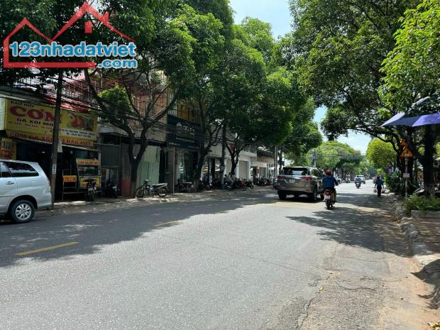Bán nhà 1T 1L và 1mb mặt tiền đường 5 Phan Trung, trung tâm Biên Hoà. 8x18m. Giá 20,5 tỷ - 5