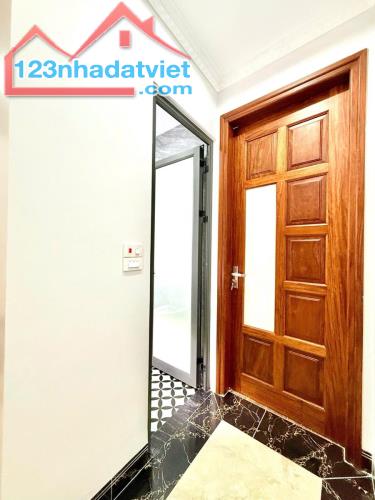 Bán gấp nhà phân lô ngõ 68 Cầu Giấy.45m2, 6 tầng, 2 thoáng, thang máy, xây mới giá 12.2 tỷ - 2