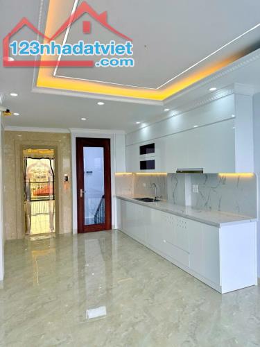 Bán gấp nhà phân lô ngõ 68 Cầu Giấy.45m2, 6 tầng, 2 thoáng, thang máy, xây mới giá 12.2 tỷ - 3