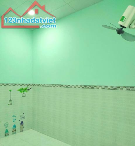 Vỡ Nợ Cần bán nhanh Căn nhà ở Chợ hóc Môn Sổ Hồng Riêng Sẵn 100m2  Giá 640triệu Bao Phí - 3