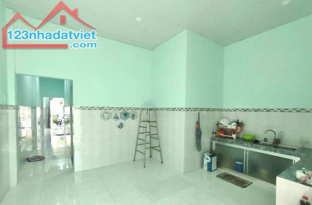 Vỡ Nợ Cần bán nhanh Căn nhà ở Chợ hóc Môn Sổ Hồng Riêng Sẵn 100m2  Giá 640triệu Bao Phí - 4