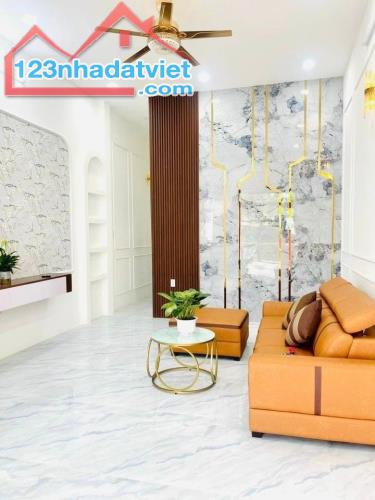 Nhà nhỏ nhỏ xinh xinh đầy đủ công năng, SHR, giá cực rẻ chỉ 790 Triệu. - 1